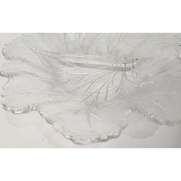 Vintage Clear Pressed Glass Leaf Divided Relish Dish w Handle – MCM Serving Tray - Picture 7 of 7